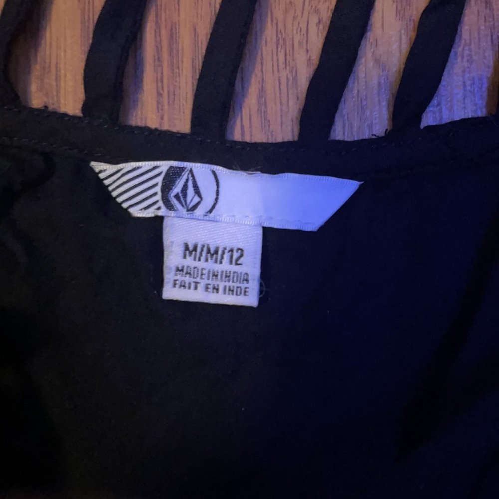 Volcom tank - Picture 2 of 3